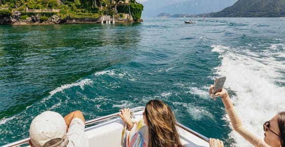 Von Mailand aus: Comer See & Bellagio per Bus & private Bootstour