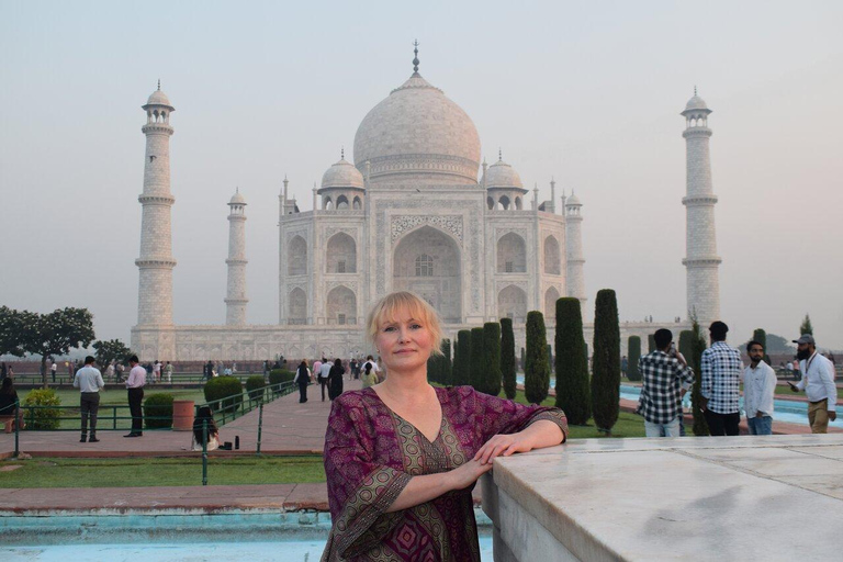 Vanuit Delhi: Zonsopgang Taj Mahal & Agra Tour met 5* OntbijtPrivétour vanuit Delhi met auto, gids en toegangsbewijs