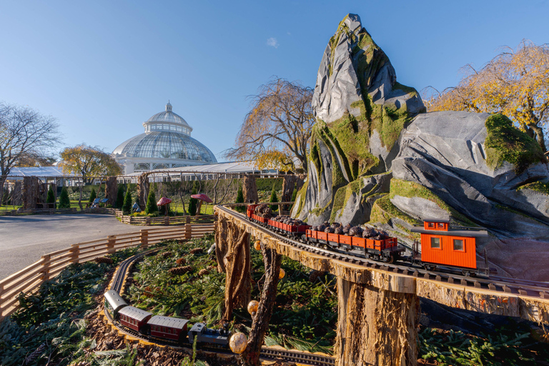 New Yorker Botanischer Garten: Holiday Train Show &amp; Glow TicketsHoliday Train Show Ticket