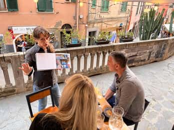 Riomaggiore: esperienza di degustazione di vini e liquori delle Cinque Terre
