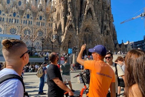Barcelona: Wycieczka rowerowa 25-ТOP Zabytki Barcelony, rower lub rower elektrycznyCena obejmuje nowy rower elektryczny, kask, uchwyt na telefon, kosz