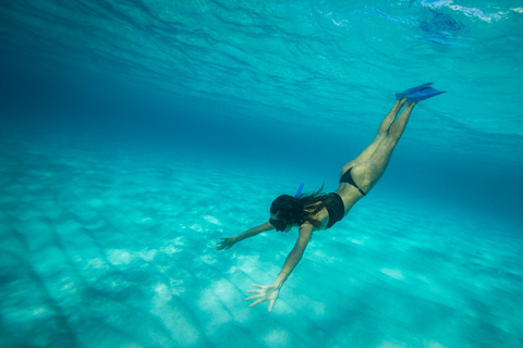 Isla Mujeres: Katamaran z otwartym barem, snorkelingiem i lunchemWycieczka z otwartym barem