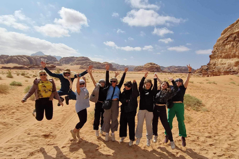 Wadi Rum: Vier uur privétour per jeep met bedoeïen