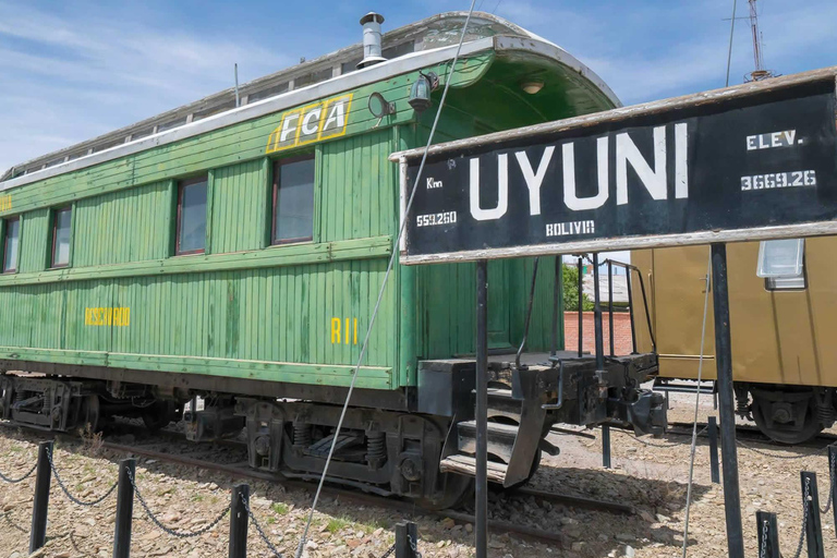 La Paz - Uyuni: Comfortable Private Transfer with Tour Guide
