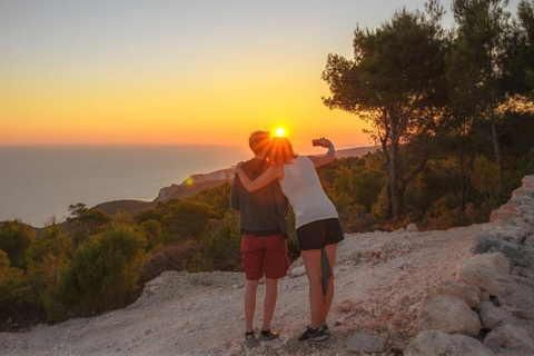 Zakynthos: Passeio ao pôr do sol nas cavernas de Agalas e no mirante de MyzithresZakynthos: excursão ao pôr do sol nas cavernas de Agalas e no mirante de Myzithres