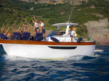 From La Spezia: Cinque Terre Boat Trip with Food Tastings