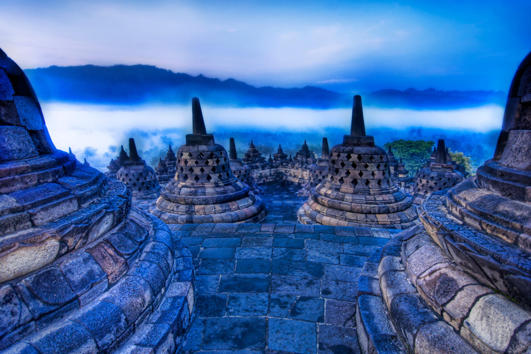 Yogyakarta: Borobudur soluppgång, vulkanen Merapi &amp; Prambanan