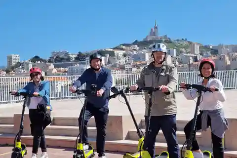 Marseille: Self-Guided Smartphone Tour by E-Scooter