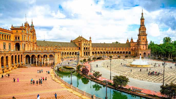 Algarve: Seville Full-Day Shopping and Sightseeing Tour