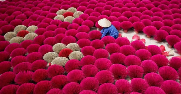 Hanoi: Kite Village or Hat & Incense Village in _SMALL GROUP