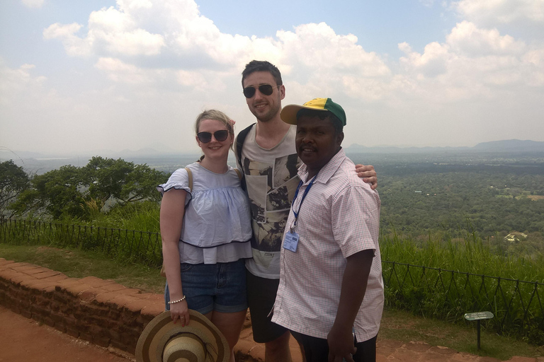 Personlig dagstur; Sigiriya och Polonnaruwa från Kandy