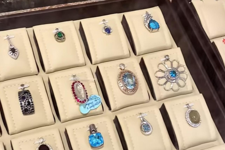 Colombo: Gemstone & Jewelry Experience with GIA Gemologists