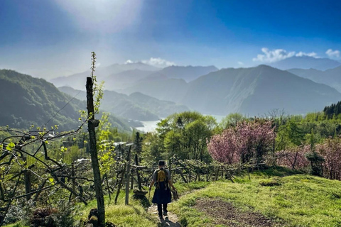 Chengdu Hiking in Yunhua Mountain Landscape & Secret Temple