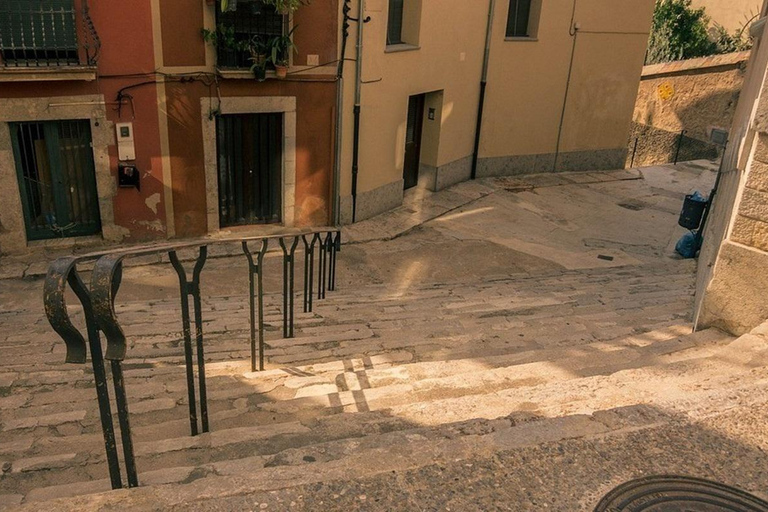 Barcellona: Escursione di un giorno da Barcellona a Girona con un abitante del posto