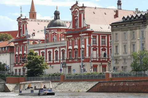 Wroclaw: Sunset Catamaran Cruise with Drink and Music
