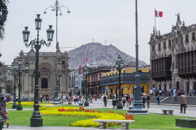 Lima: Historic Center Walking Tour with Guide