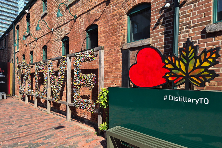 Toronto: Express - St. Lawrence Market+Distillery Food Tour