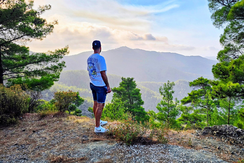 Tour privato a Troodos: cascata, villaggi e pranzo cipriotaTour privato a Troodos: cascata, villaggi e pranzo tipico cipriota