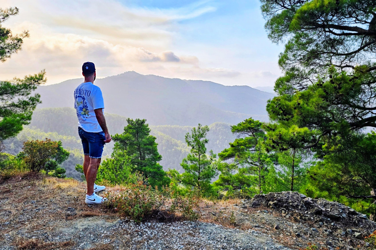 Tour privato a Troodos: cascata, villaggi e pranzo cipriotaTour privato a Troodos: cascata, villaggi e pranzo tipico cipriota