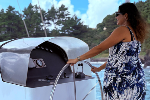 Jeju Small Group Tour incl. Yacht Cruise, Falls & Mt.Halla Jeju Small Group Tour with Yacht Cruise, Falls & Mt.Halla