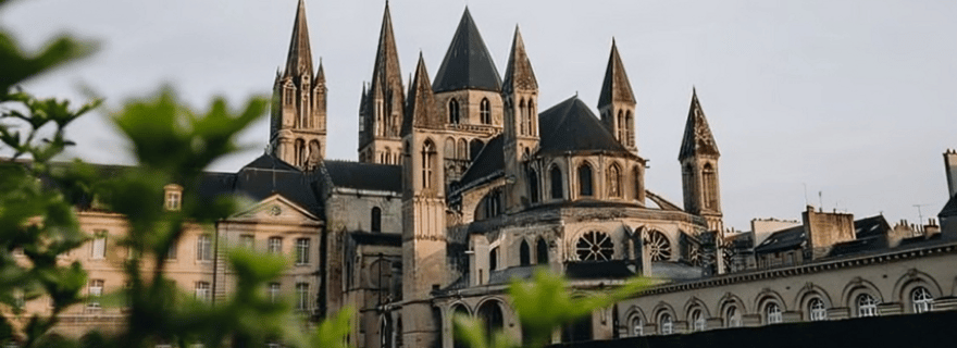 Caen : visite guidée privée à pied avec un guide local