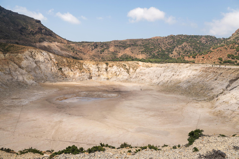 Esplora l&#039;isola di Nisyros con servizio di prelievo in hotel e tour guidato