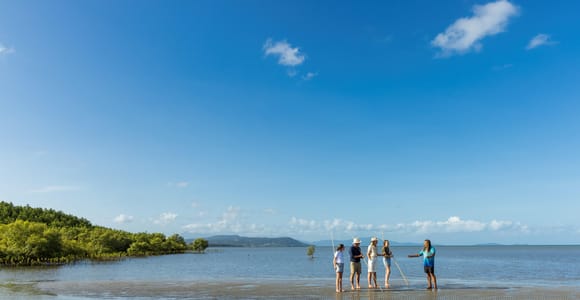 Cairns: Aboriginal Coastal Adventure & Mossman Gorge Tour