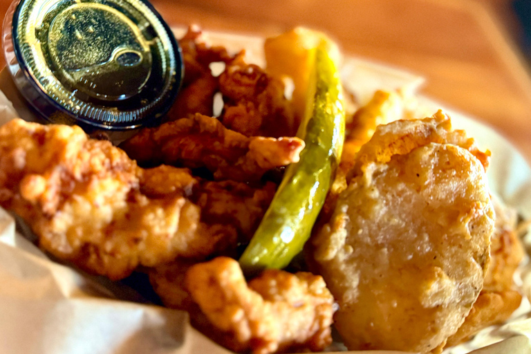 Savannah: Historic District Guided Food Tour with 5 Tastings