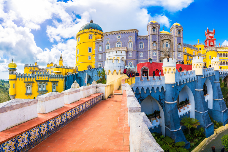 Von Lissabon aus: Fátima, Nazaré &amp; Sintra - 3 Städte geführte StadtführungTour auf Französisch