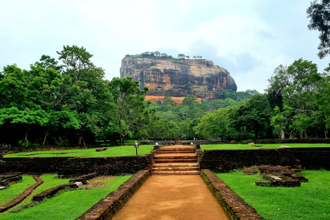 Sri Lanka: Cultural Triangle in 03-Days for Female Travelers