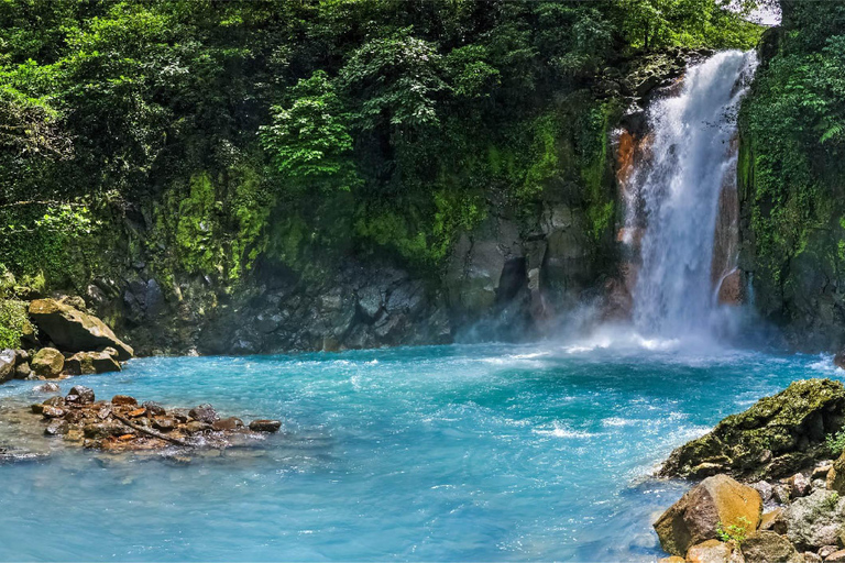 Day trip to Rio Celeste from San José