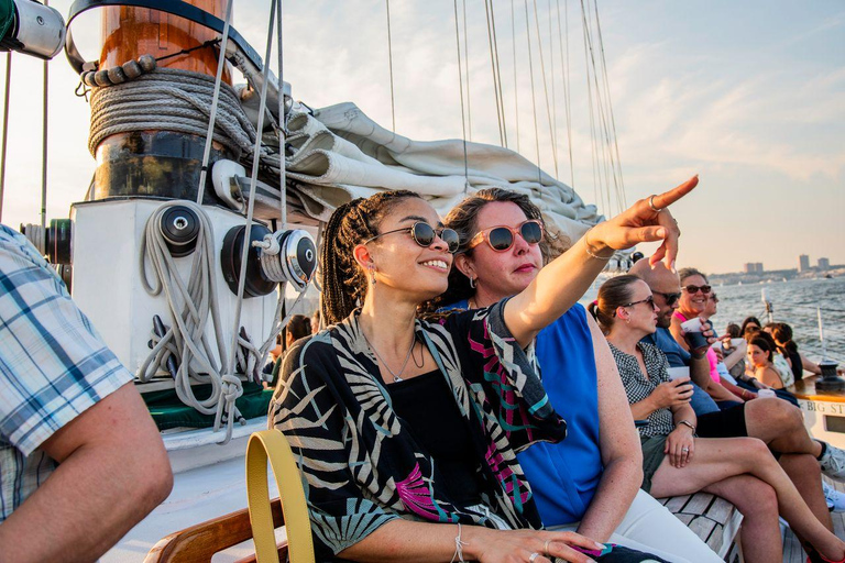 NYC: Statue of Liberty Cruise aboard a Classic Sailboat Peak Option