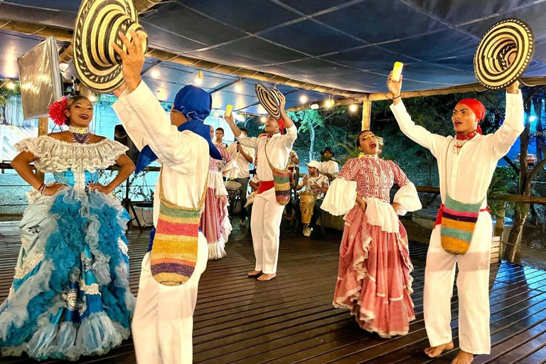 SANTAMARTA: TOUR White Party in Katamaran SANTAMARTA: White Party Tour in Katamaran