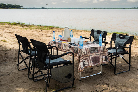 Vanuit Zanzibar: Selous G.R. safari met overnachting en vluchtengedeelde safari