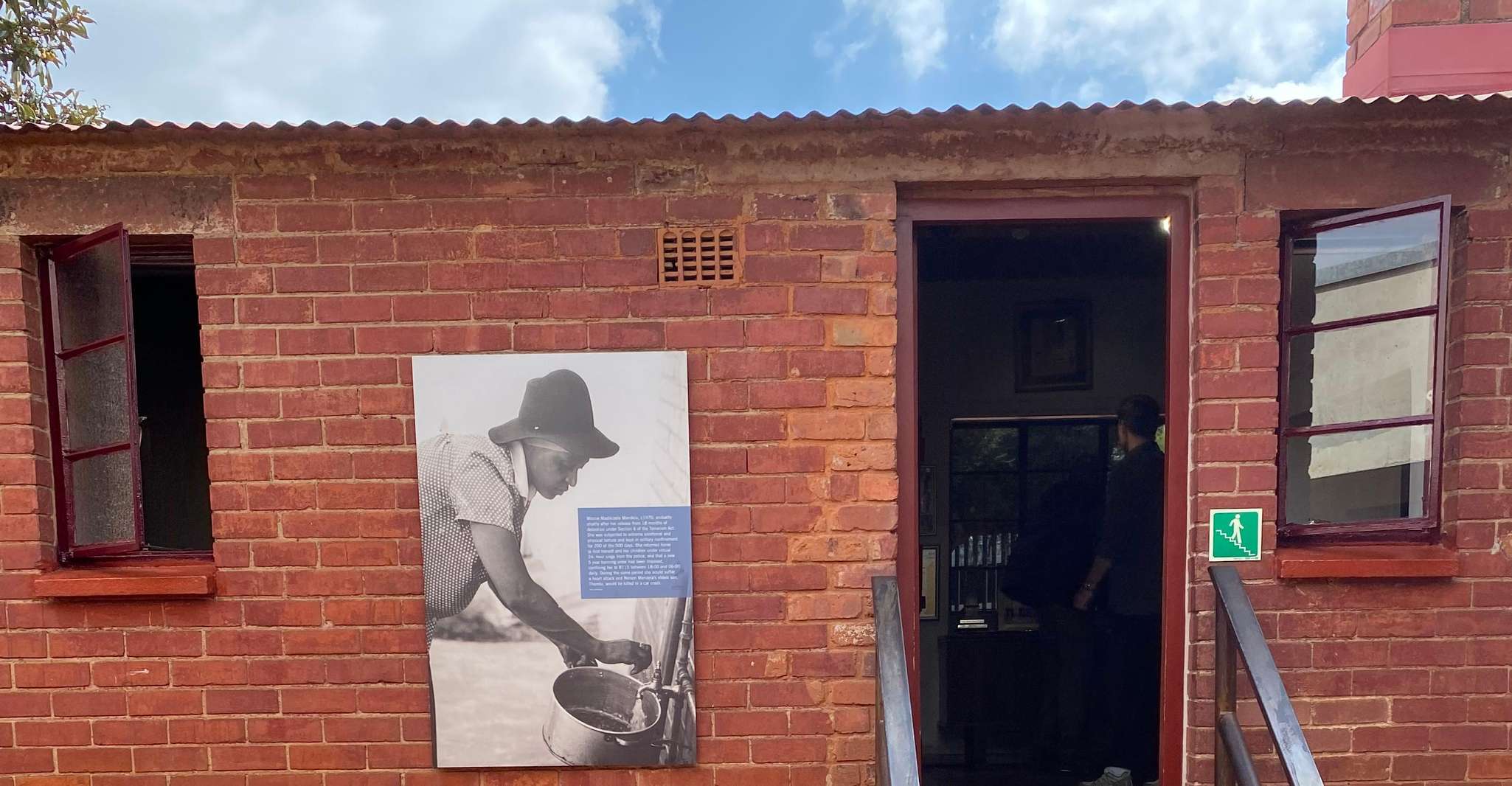 Half day Soweto & apartheid museum (French /English guide ) - Housity