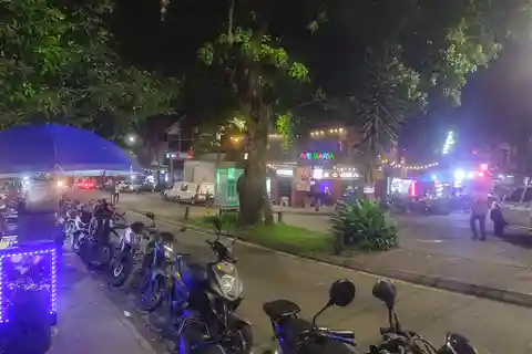 Medellin: Nightlife and Party Tour as a Local