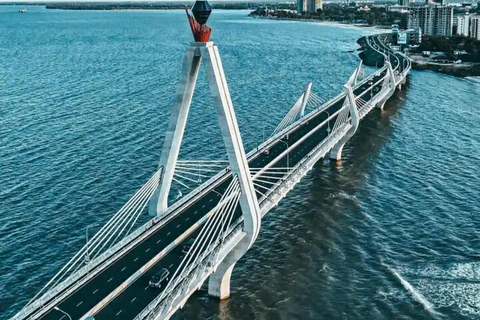DAR ES SALAAM : TOUR DELLA CITTA' DI DAR ES SALAAM DI 5 ORE CON AUTO PRIVATADAR ES SALAAM : Tour della città di DAR ES SALAAM di 6 ore con auto privata