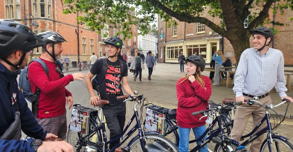 York: Geführte eBike Stadtführung mit lustigen historischen Fakten