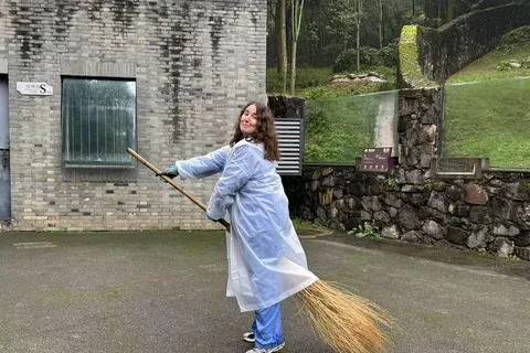 Chengdu: Dujiangyan Panda Base Volunteering Day Trip