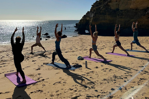 Yoga am Meer am Batata Strand in Lagos