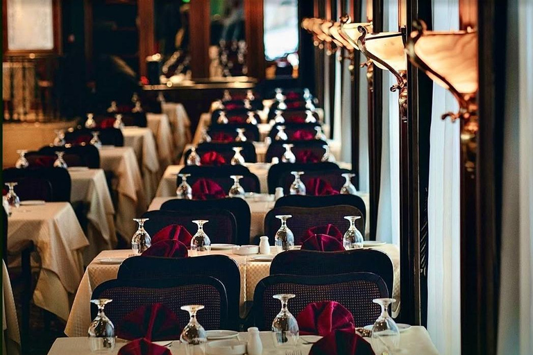 Cairo: Nile Maxim Luxury VIP Dinner Cruise & ٍBelly Dance Option - 2 Nile Maxim Premium Window Table