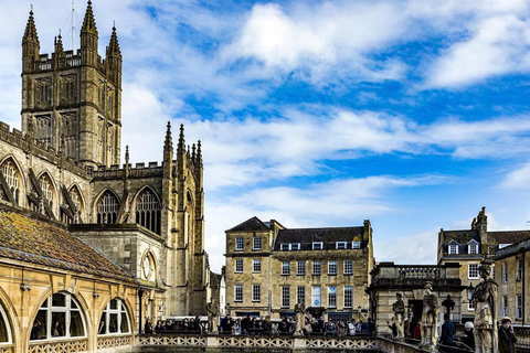 From London: Private Stonehenge, Bath & Salisbury Tour