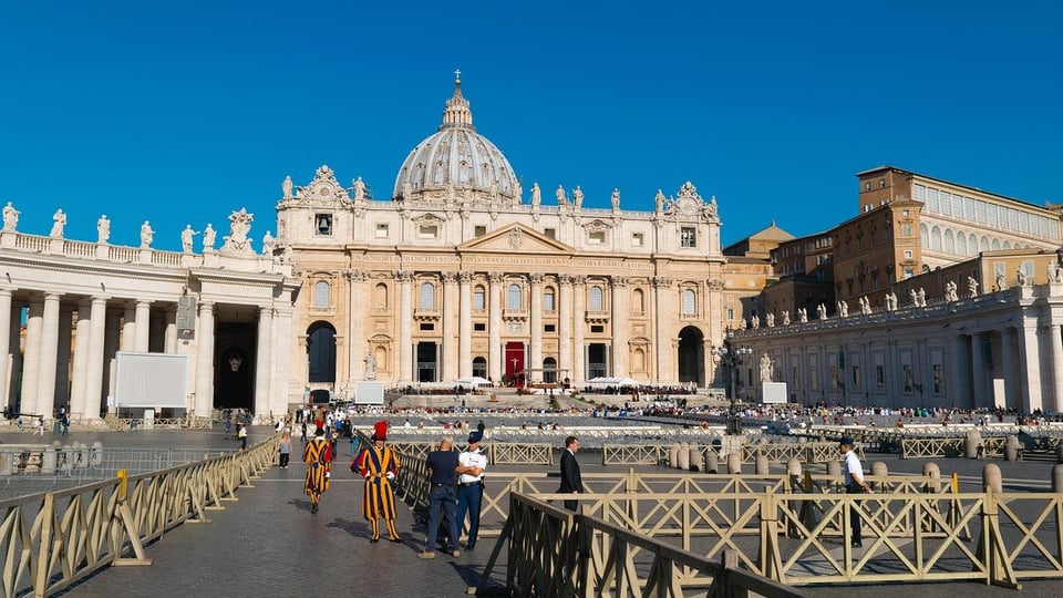 Rom: Führung zur Papstaudienz mit reserviertem Zugang Rom: Führung zur ...