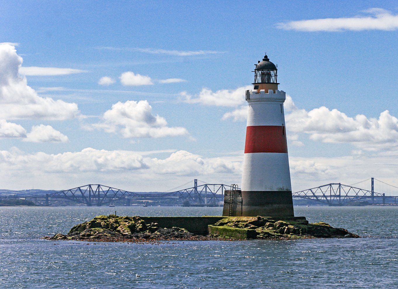 Edinburgh: 'Firth of Forth' Three Bridges Sightseeing Cruise