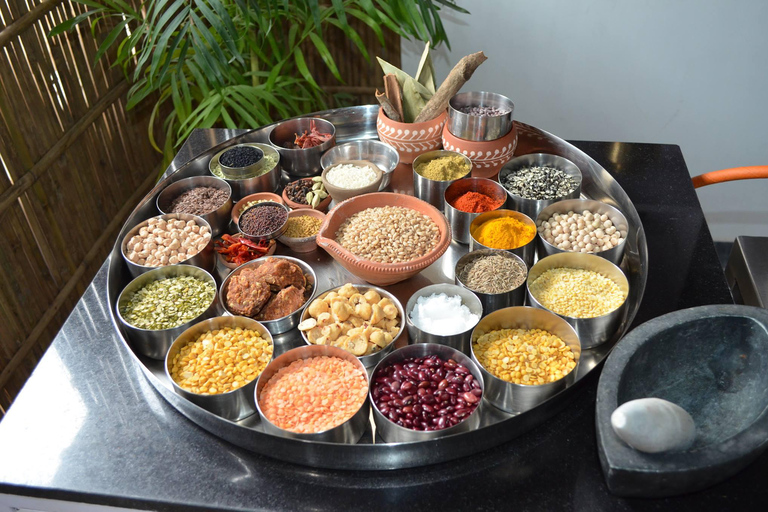 Jaipur: Market Tour, Cooking Class, and Lunch