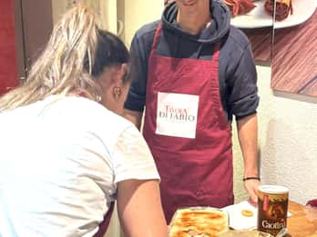Family-Style Italian Pizza Cooking Class & Dining Experience