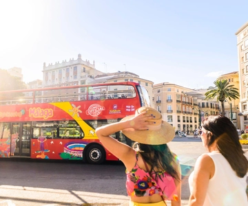 Malaga: Stadsbezichtiging Hop-on-hop-off-bustour met een hop-on-hop-off-tour