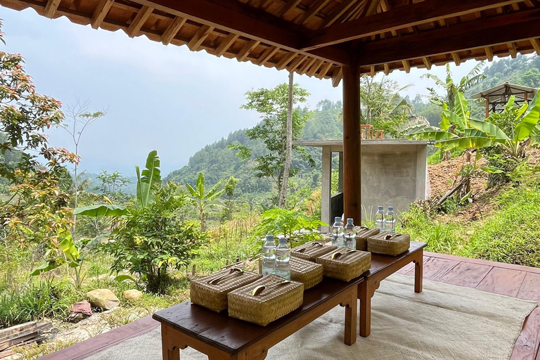 Yogyakarta: Merapi Sunrise Jeep and Trek with Lunch