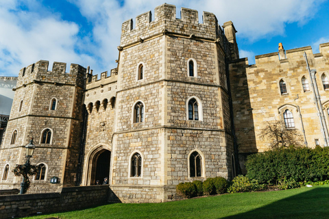 From London: Stonehenge Inner Circle and Windsor Day Trip Early Departure with Windsor Castle Entry