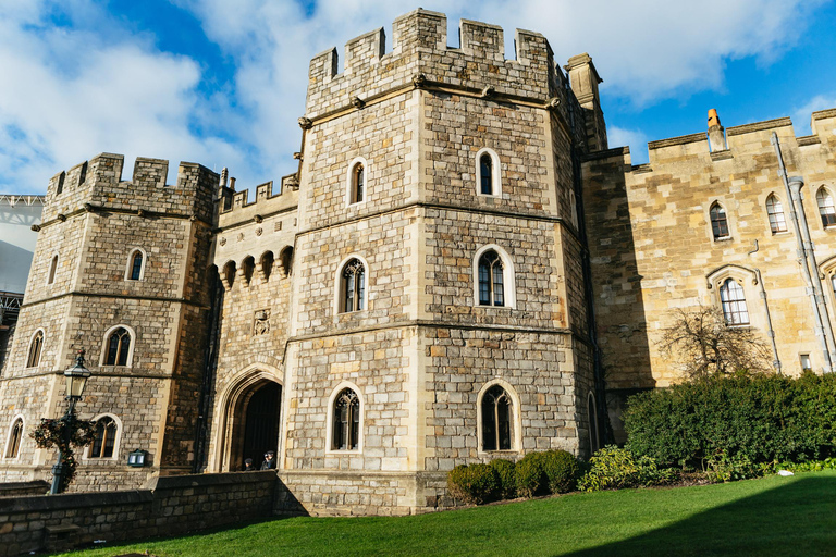 Z Londynu: Stonehenge Inner Circle i wycieczka 1-dniowa do Windsor